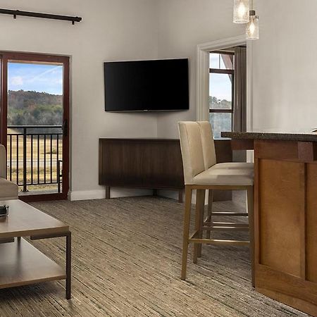 Great Smokies Lodge Sevierville By Hellovacay Экстерьер фото